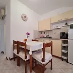 Slavko 1179 شقة بنجول