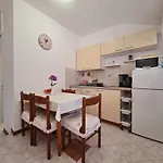 Slavko 1179 * بنجول